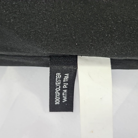 MARC JACOBS NYLON WRISTLET IN BLACK - Picture 9 of 10